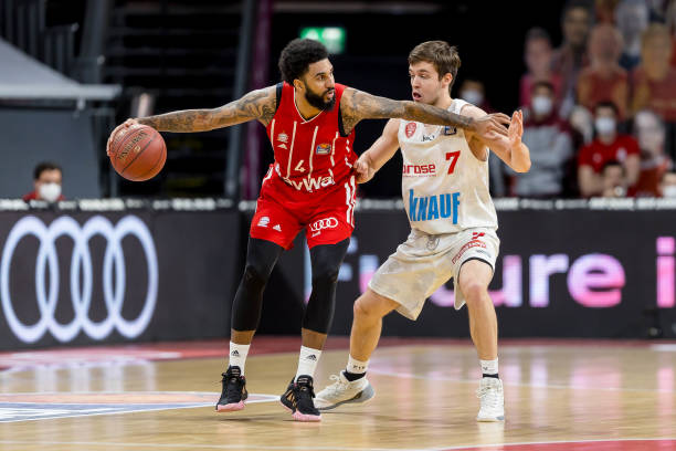 球直接飞出 球直接飞出